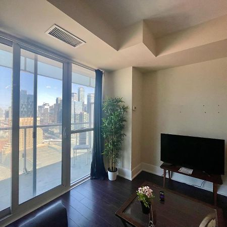 Two Br Two Ba Condo Face To Cn Tower Step To Rogers Centre 多伦多 外观 照片